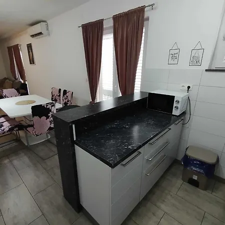Apartman Cvita Biograd Na Moru
