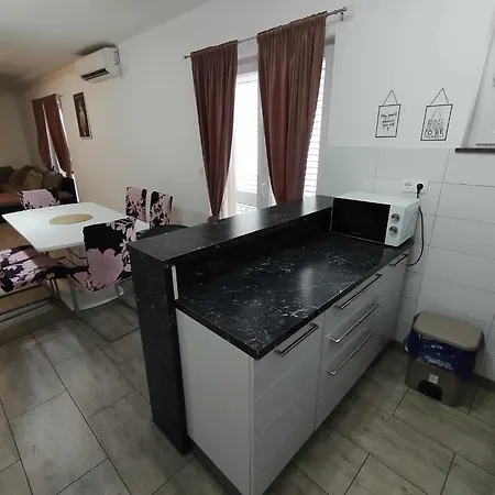 Apartment Apartman Cvita